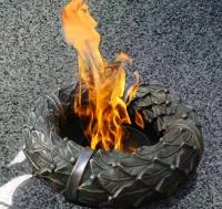Бронзовый венок газовая горелка вечный огонь в Чехове (518569)